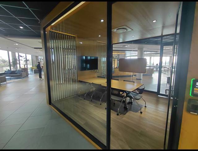 2,495M² OFFICE TO LET IN NOORDWYK